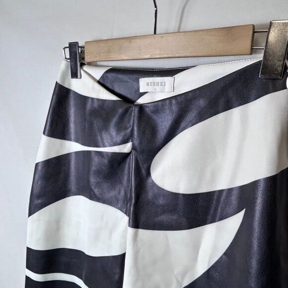 Meshki NWOT Women's Stevie V Black White Abstract Stripe Faux Leather Pants S - Picture 5 of 13